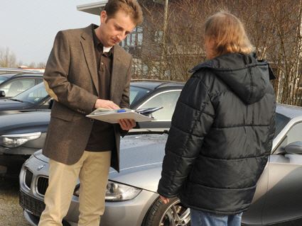 Kfz-Versicherung: Richtige Selbstbeteiligung Spart Geld | Geld Und ...