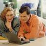 Mann-und-Frau-vor-Notebook